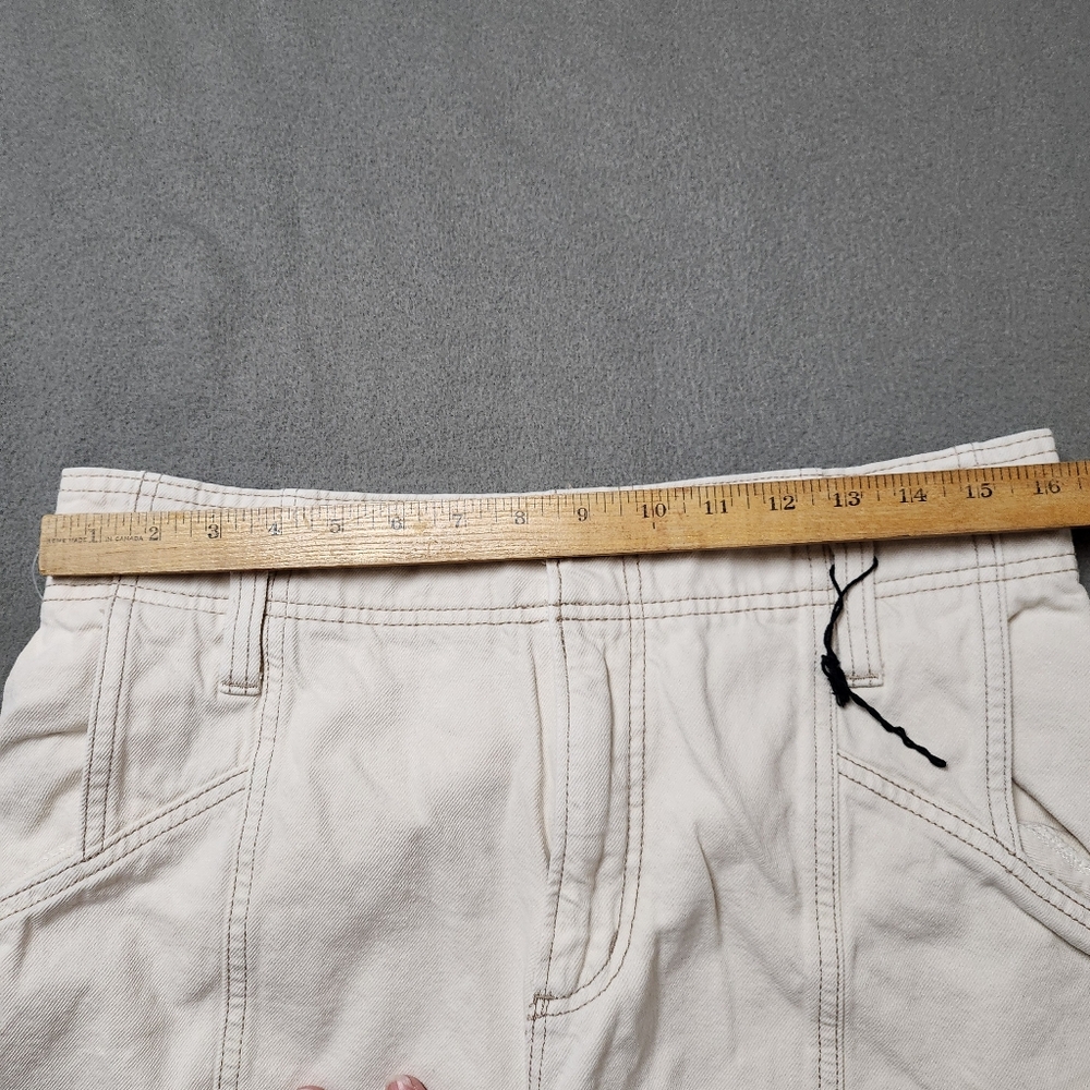 Dynamite Beige/Tan Women's Jean Shorts Sz 32 - Picture 9 of 10